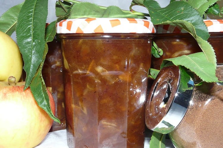 Confiture pêche et pomme au quatre-épices