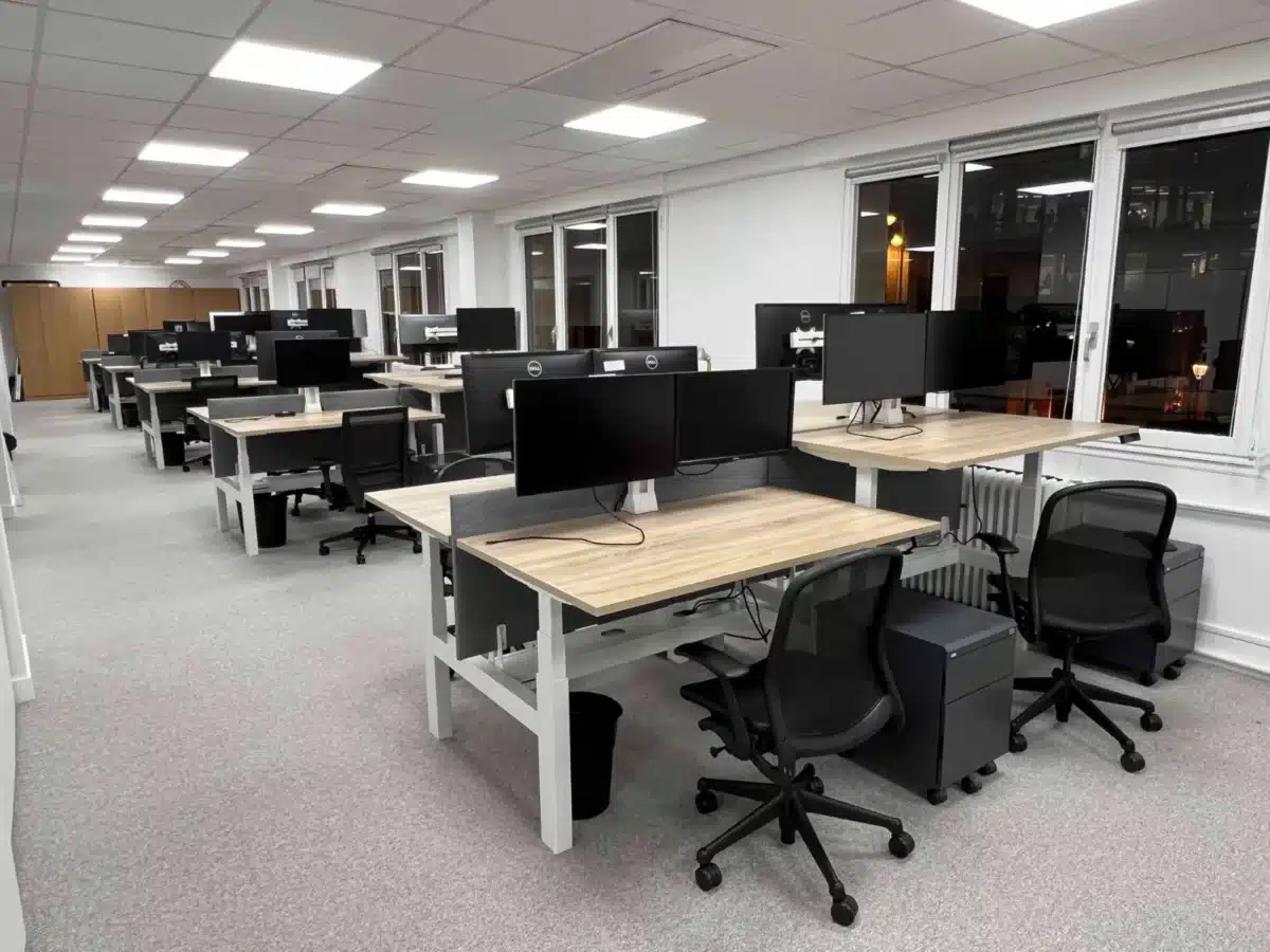 Les suppressions de postes arrangent certaines entreprises.