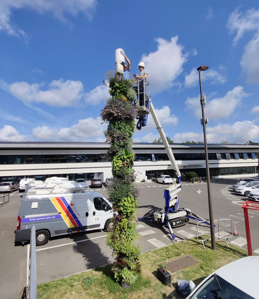 Colonne Mube installée sans travaux lourds à Romainville