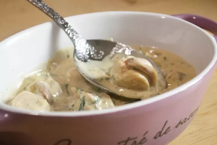 Cassolettes de Saint-Jacques au vin blanc