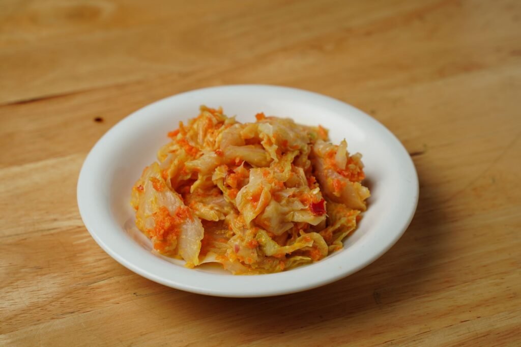 Kimchi maison de chou dans un bocal