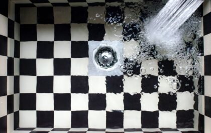 Deboucher un evier bouche : les astuces maison efficaces