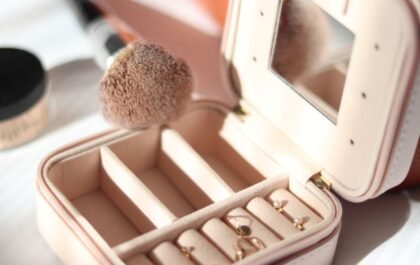 Comment ranger ses bijoux : astuces pour gagner de la place