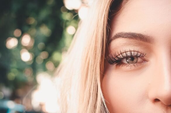 Comment faire pousser ses cils plus longs naturellement