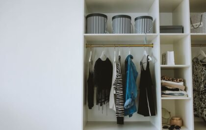 Organiser son dressing : la méthode complète pour un rangement durable