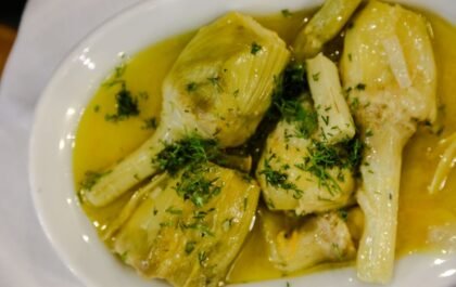 Combien de temps cuire un artichaut : cuisson et astuces