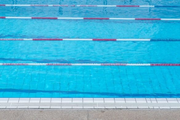 Comment entretenir une piscine : le guide pour une eau claire
