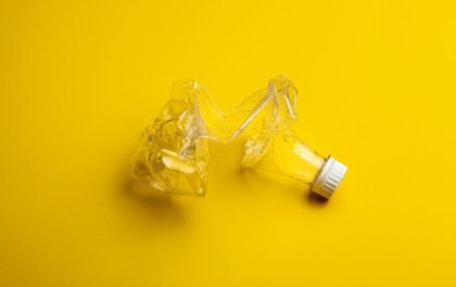 Comment blanchir du plastique jauni : les astuces efficaces